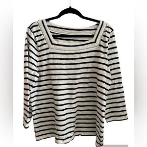TALBOTS SQUARE NECK THREE QUARTER SLEEVE TOP